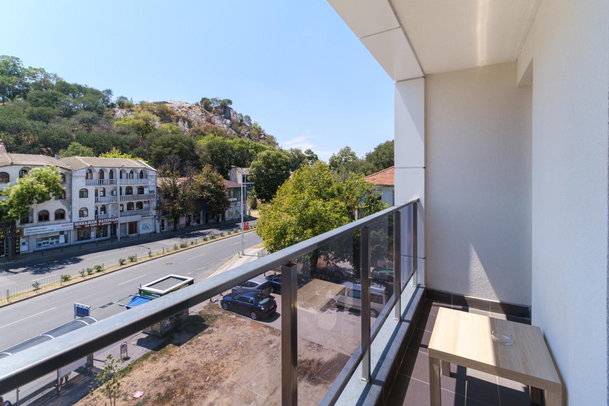 Modern 1-Bedroom Apartment With Free Parking Пловдив Экстерьер фото