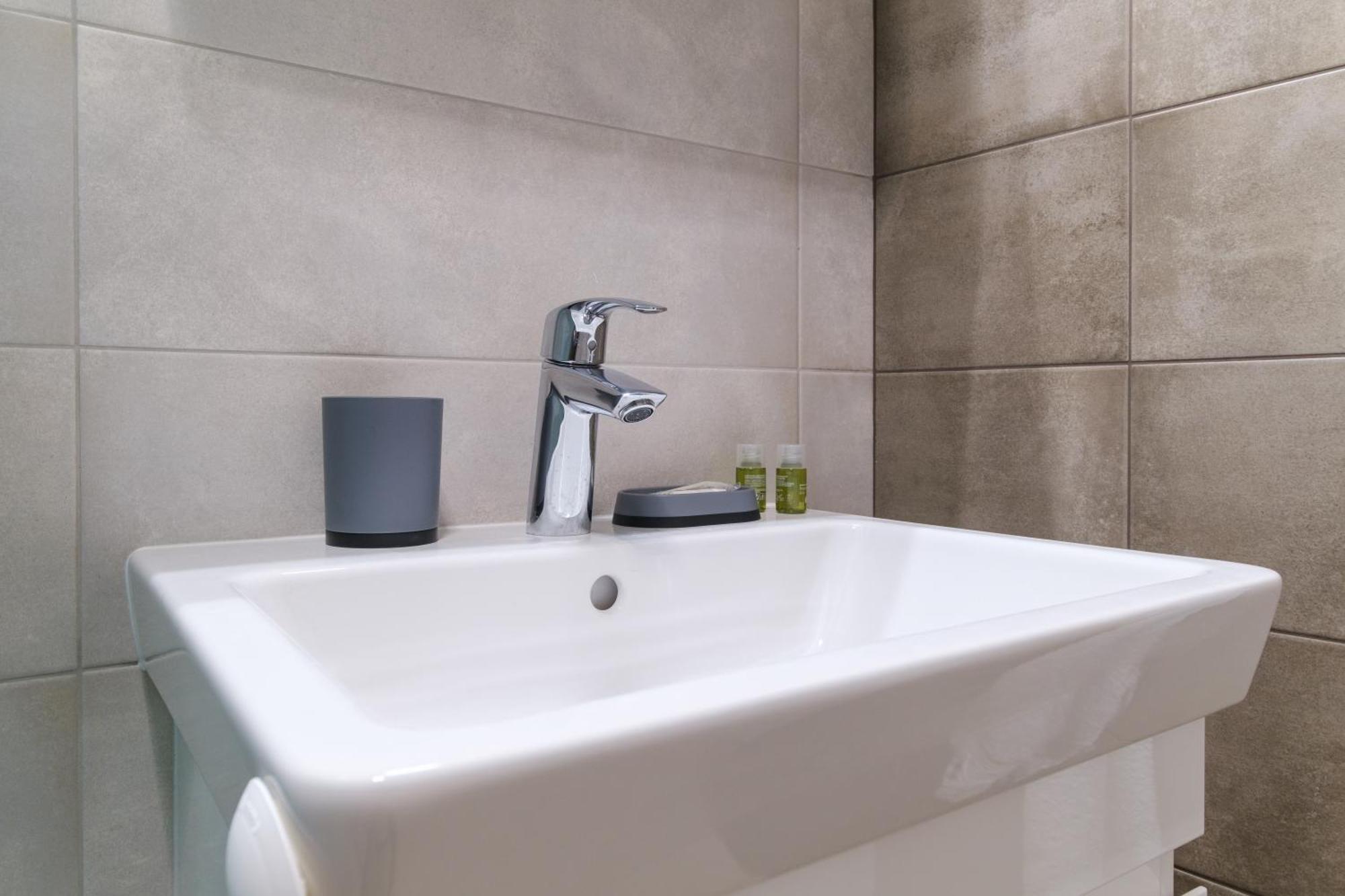 Modern 1-Bedroom Apartment With Free Parking Пловдив Экстерьер фото